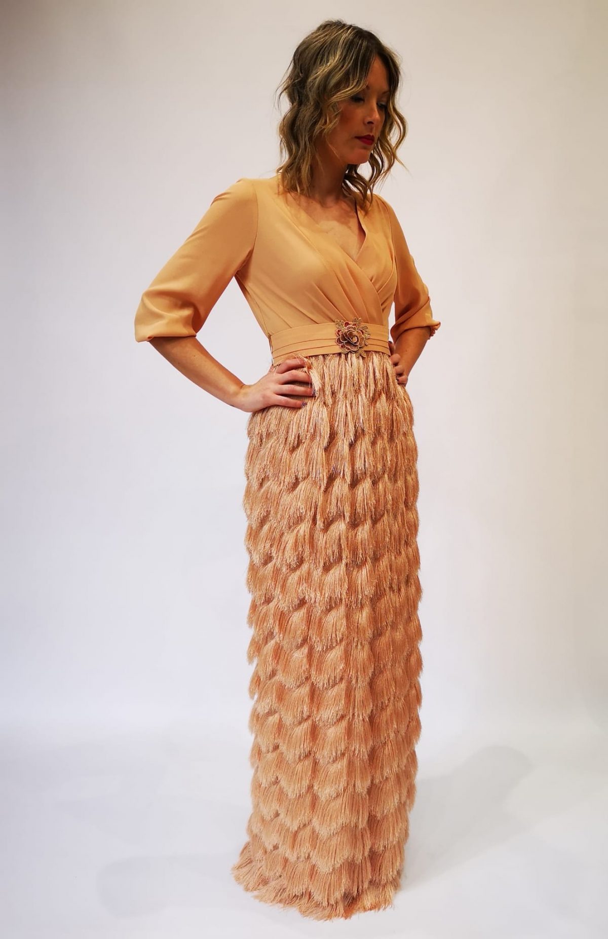 Vestido largo efecto pluma - Imagen 2