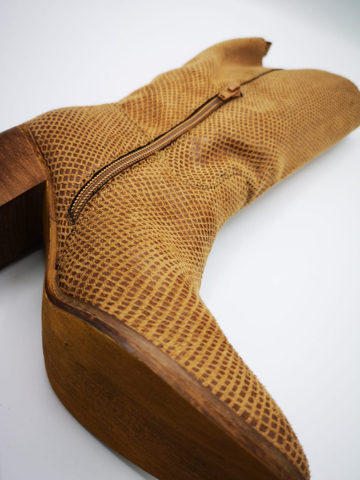 Bota efecto rejilla - Imagen 4