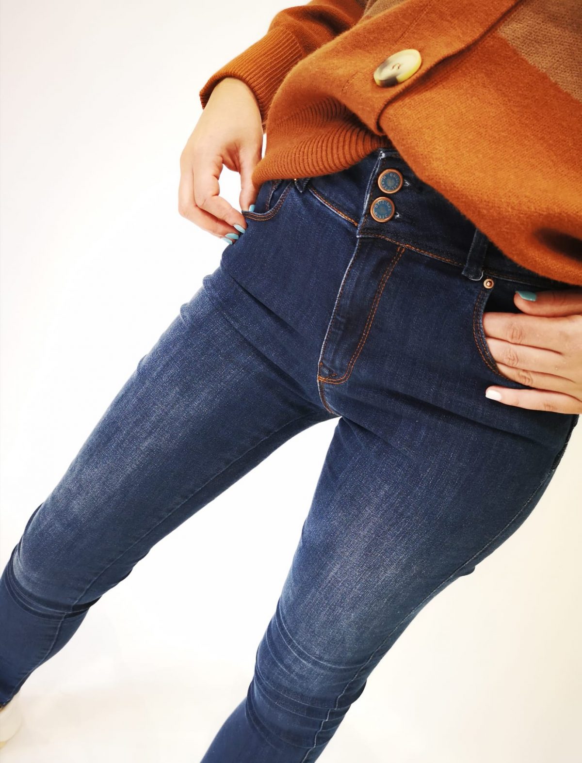 Pantalón tejano