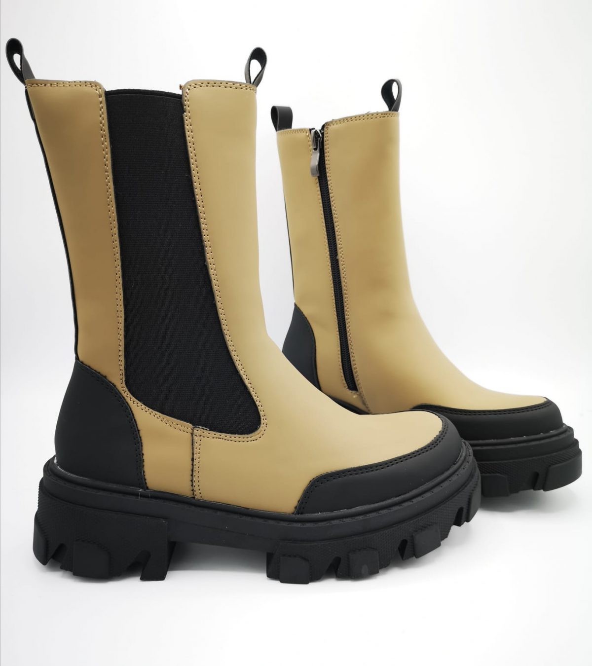 Bota media caña combinada