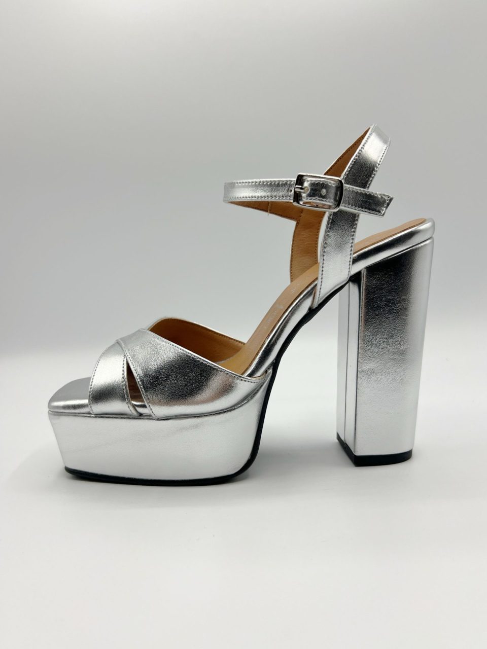 Sandalia Napa Metal Plata