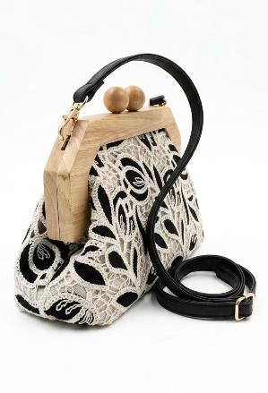 Clutch con Encaje y Madera