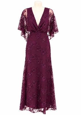 Vestido Largo de Tul Bordado con Escote en V